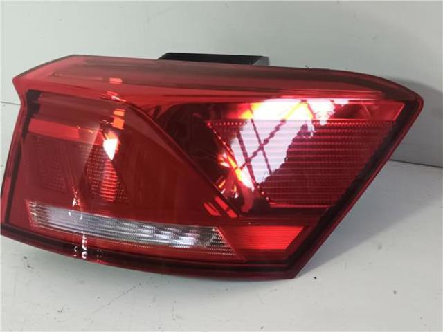 Lanterna traseira direita externa 2GA945096 VAG