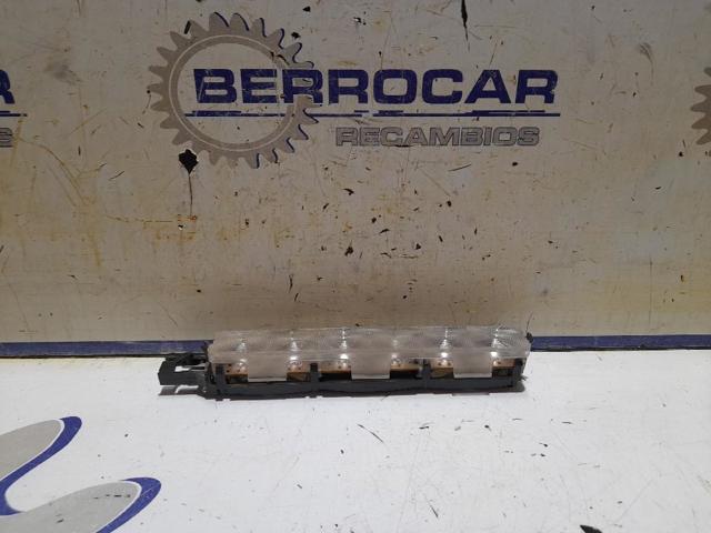 Sinal de parada traseiro adicional 2K0945087 VAG