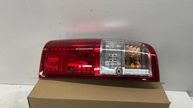 Lanterna traseira esquerda 2M3413B505AA FORD