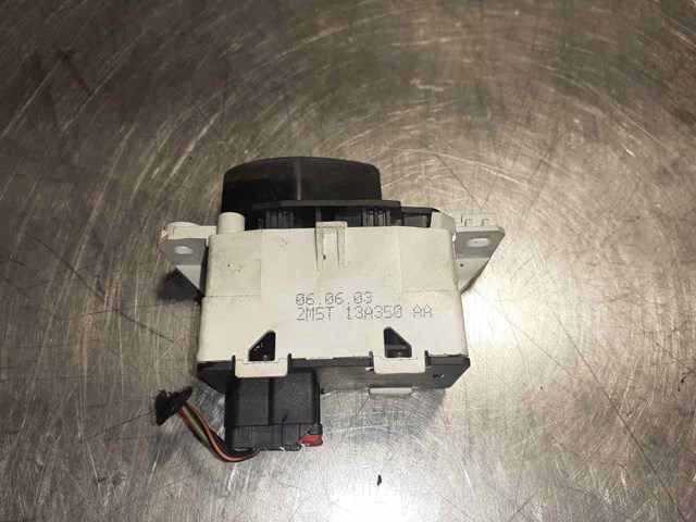 Botão de ativação do sinal de emergência 2M5T13A350AA FORD