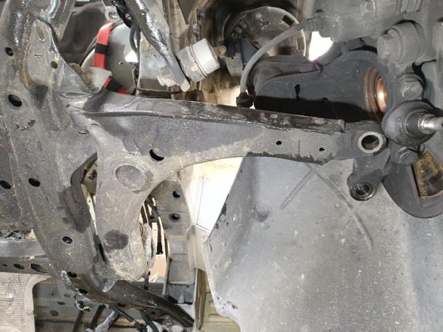 Braço oscilante inferior esquerdo de suspensão dianteira 2N0407151M VAG
