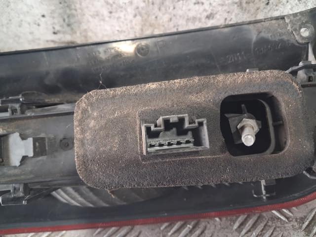 Lanterna traseira direita 2N1113A602B FORD