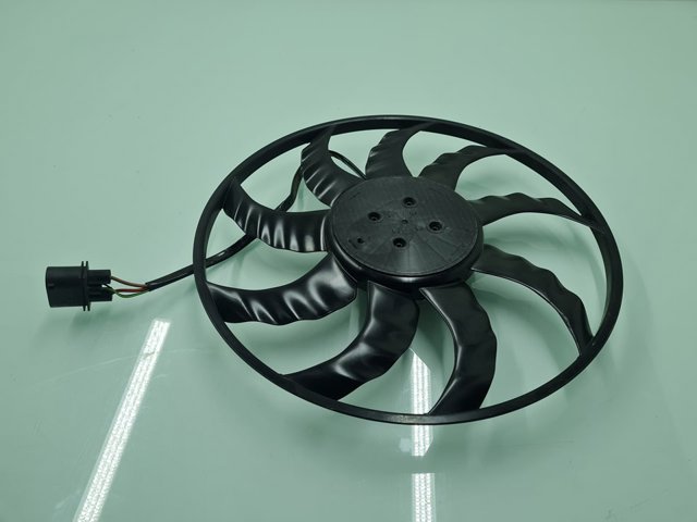 Difusor do radiador de esfriamento, montado com motor e roda de aletas 2Q0121203N VAG