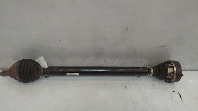 Semieixo (acionador) dianteiro direito 2Q0407272T VAG