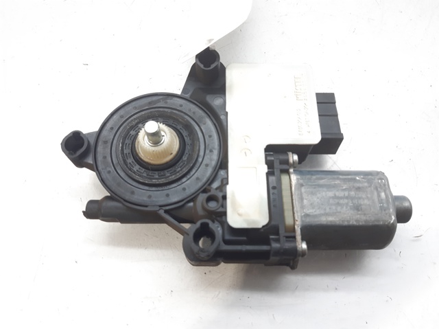 2Q1959882 VAG