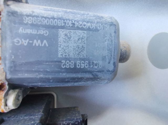 2Q1959882 VAG