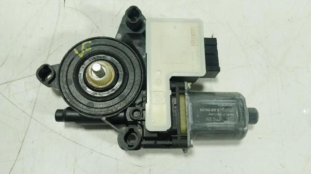 2Q2959405 VAG