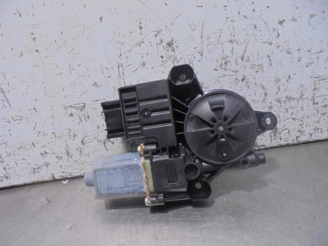 2Q2959405 VAG