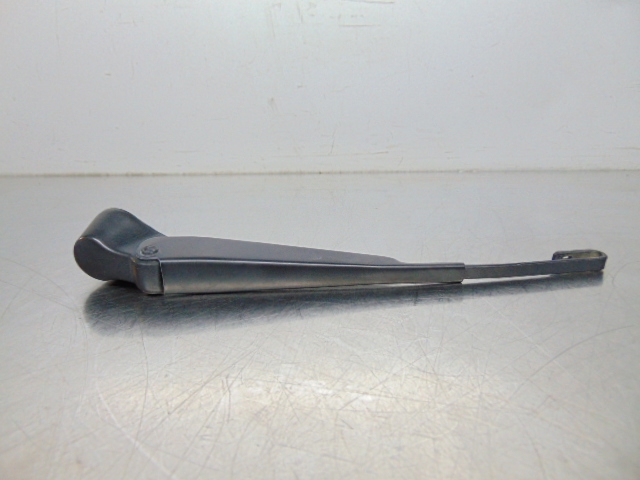 Braço de limpa-pára-brisas de vidro traseiro 2S6117406AB FORD