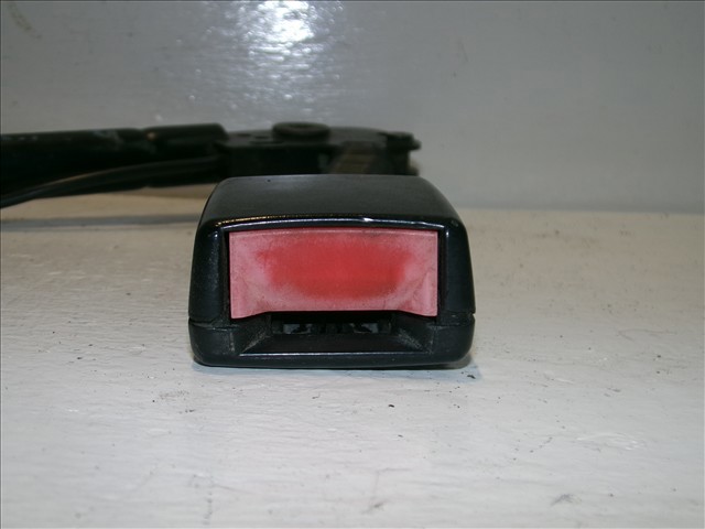 Barra (fecho) de fixação da correia de segurança dianteira esquerda 2S6AA61209AC FORD