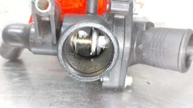 Caixa do termostato 2S7Q8A586AC FORD