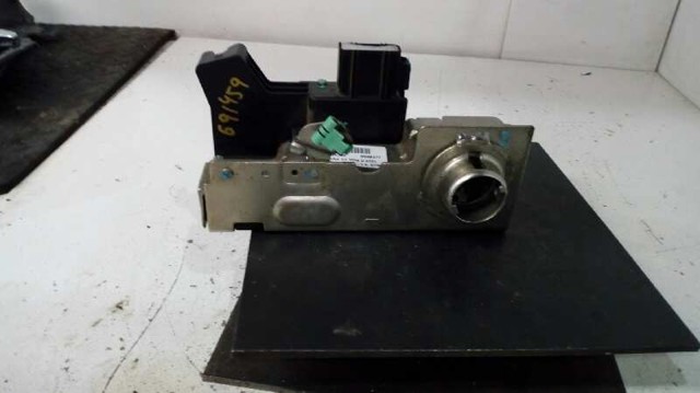 Fecho da porta dianteira direita 2T1AV21812AF FORD