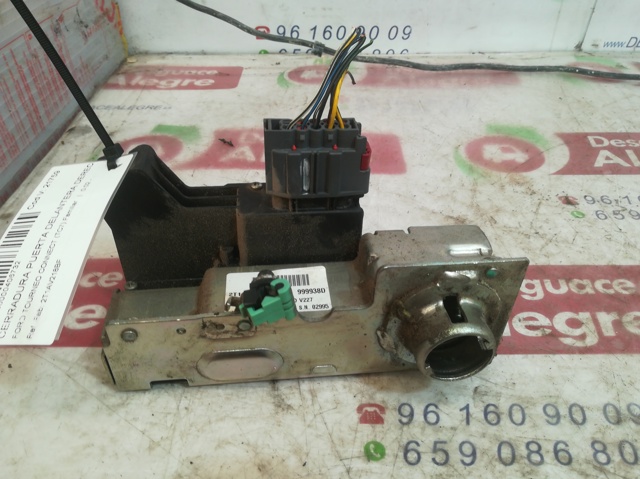 Fecho da porta dianteira direita 2T1AV21812BF FORD