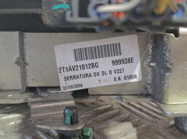 2T1AV21812BG Ford