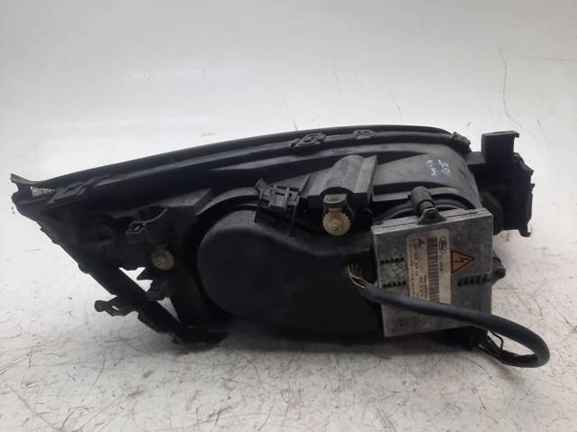 Luz esquerda 301174271 FORD