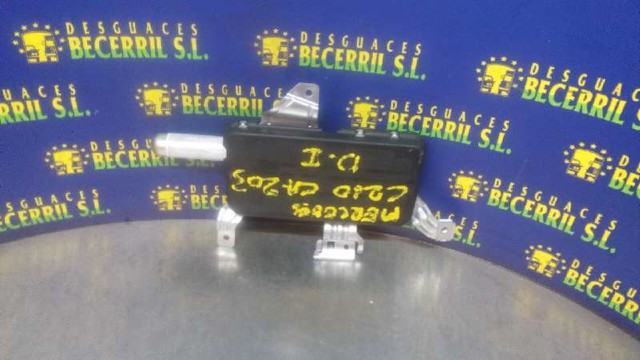 Cinto de segurança (AIRBAG) da porta dianteira esquerda 30320412C MERCEDES