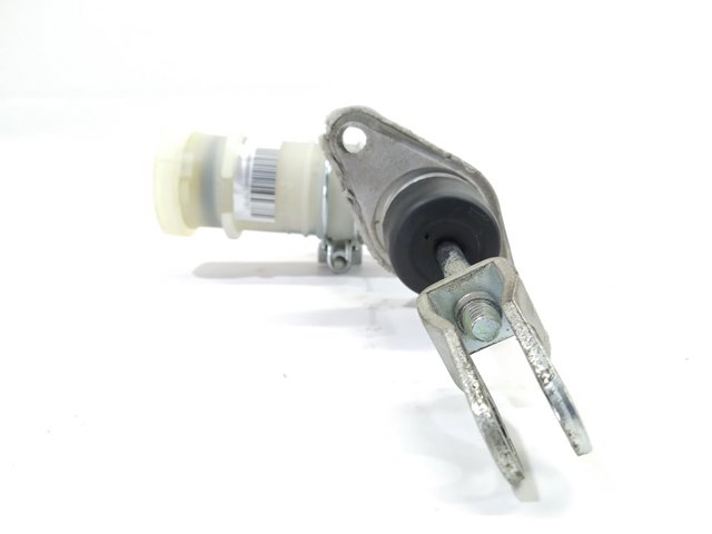 Cilindro mestre de embraiagem 3051005001 SSANG YONG