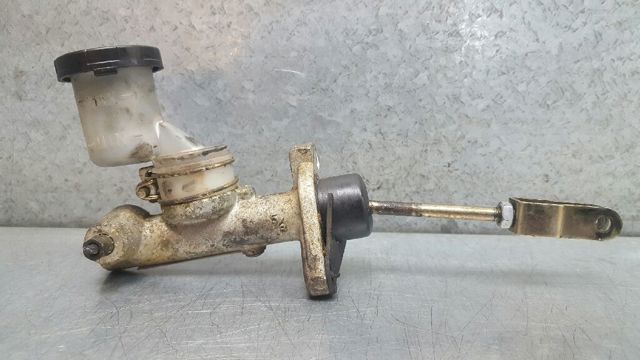 Cilindro mestre de embraiagem 306102C117 NISSAN