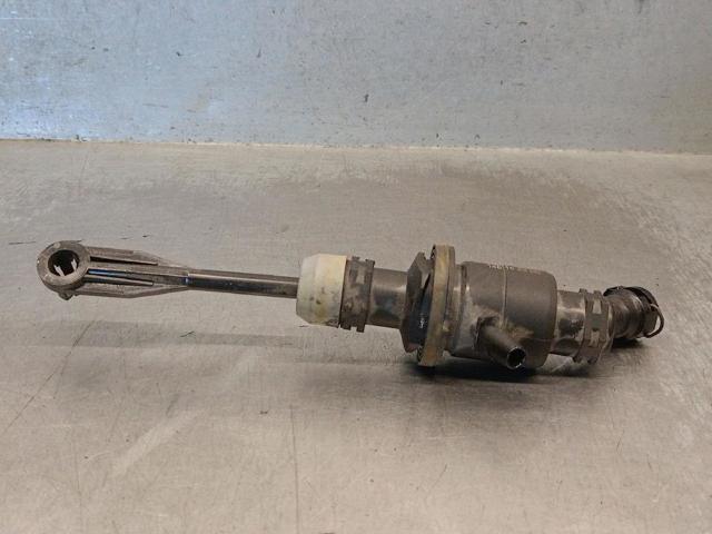 Cilindro mestre de embraiagem 306104BA0A NISSAN