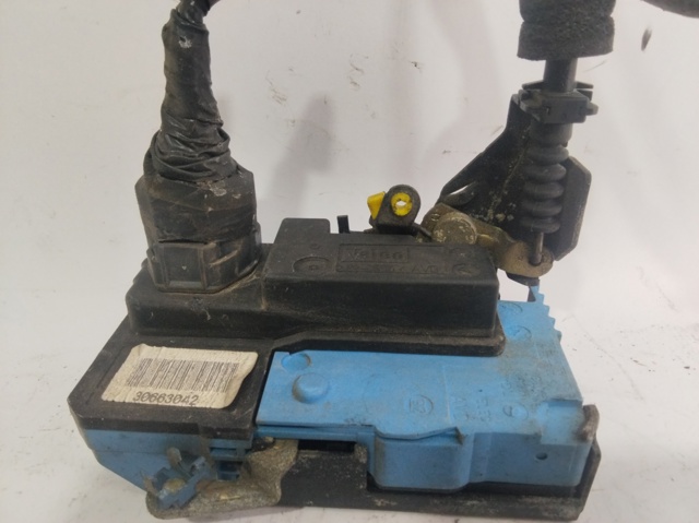 Fecho da porta dianteira direita 30663042 VOLVO