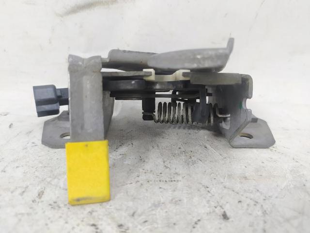Fecho da capota 30674771 VOLVO