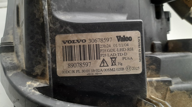Luz direita 30678597 VOLVO
