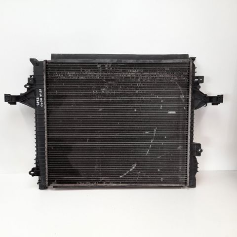 Radiador de esfriamento de motor 30681495 VOLVO