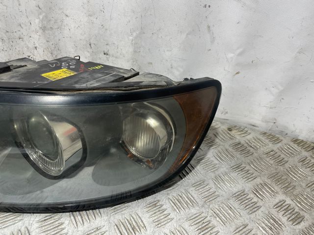 Luz esquerda 30698885 VOLVO