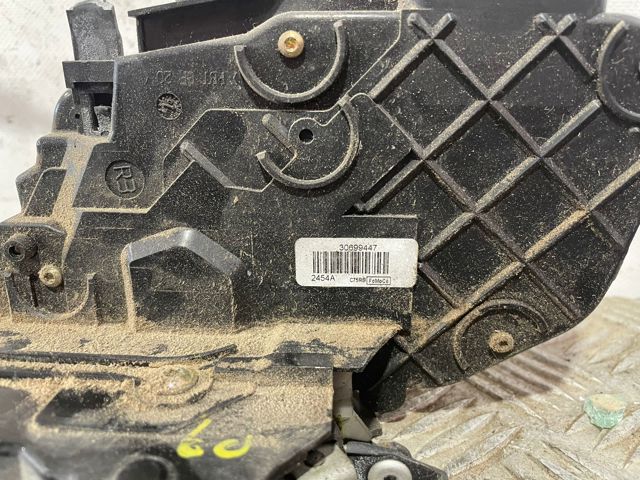 Fecho da porta dianteira direita 30699447 VOLVO