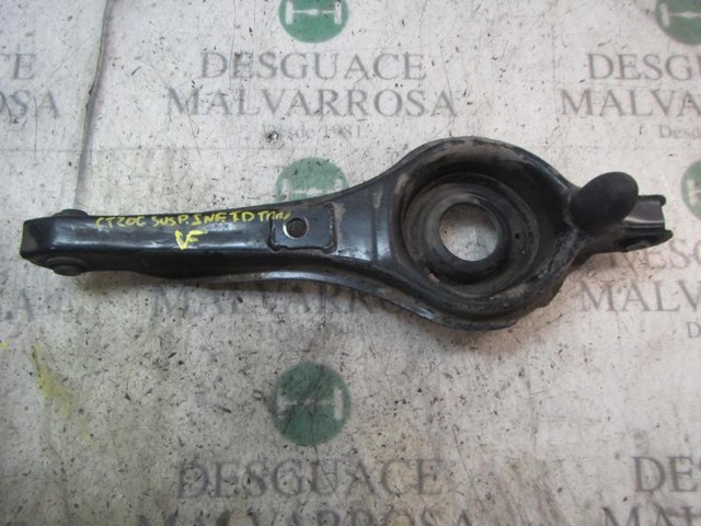 Braço oscilante inferior esquerdo de suspensão traseira/direita 30736922 VOLVO
