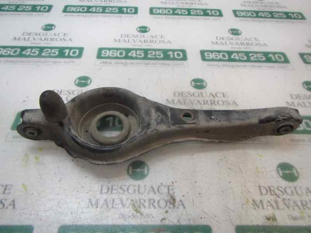 Braço oscilante inferior esquerdo de suspensão traseira/direita 30736922 VOLVO