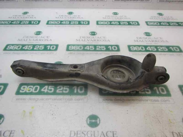 Braço oscilante inferior esquerdo de suspensão traseira/direita 30736922 VOLVO