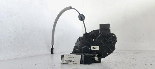 Fecho da porta dianteira direita 30799301 VOLVO