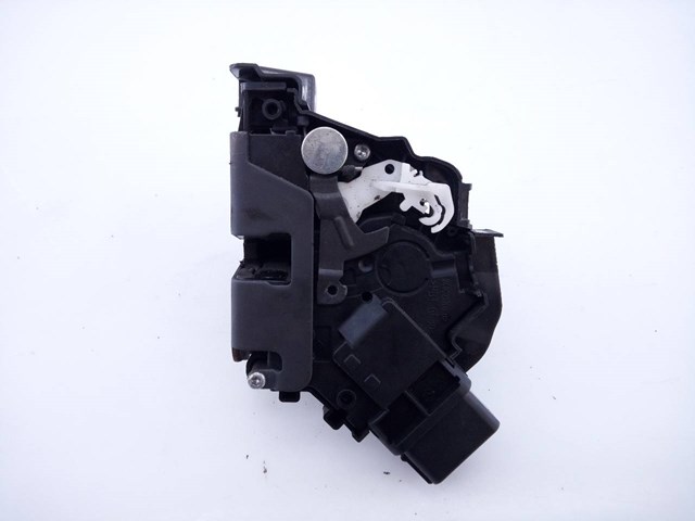 Fecho da porta dianteira esquerda 30799308 VOLVO