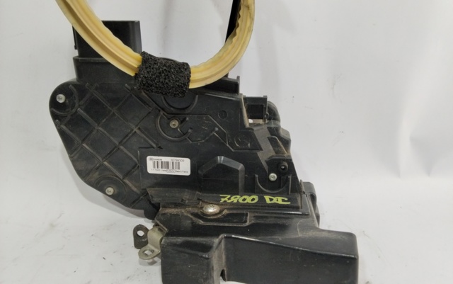 Fecho da porta dianteira esquerda 30799309 VOLVO