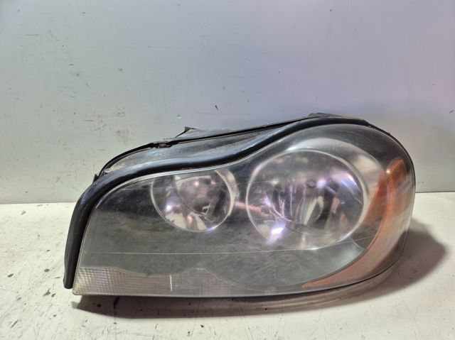 Luz esquerda 31111186 VOLVO