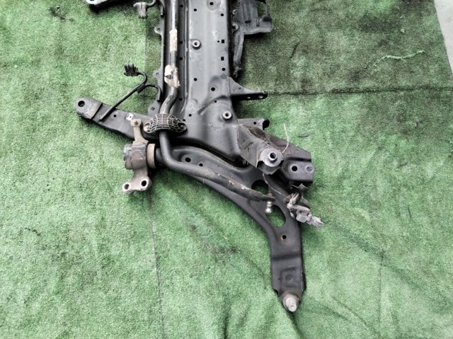 Viga de suspensão dianteira (plataforma veicular) 31116872729 BMW