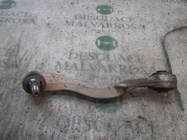 Braço oscilante inferior esquerdo de suspensão dianteira 31122347985 BMW