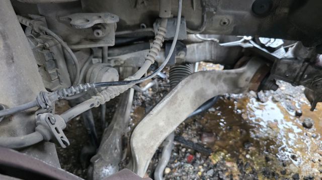 Braço oscilante inferior direito de suspensão dianteira 31126798108 BMW