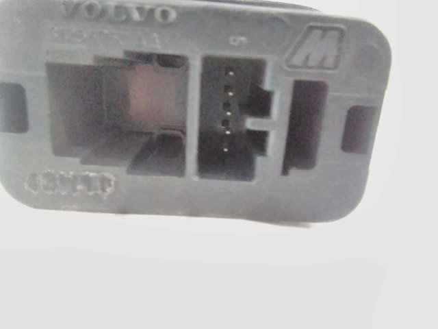 Botão de acionamento do fecho de tampa de porta-malas (de 3ª/5ª porta (de tampa de alcapão) 31264960 VOLVO