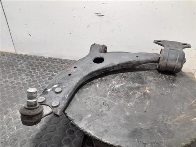 Braço oscilante inferior esquerdo de suspensão dianteira 31277620 VOLVO