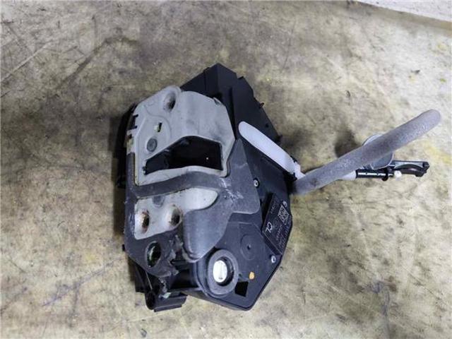 Fecho da porta traseira direita 31301944 VOLVO