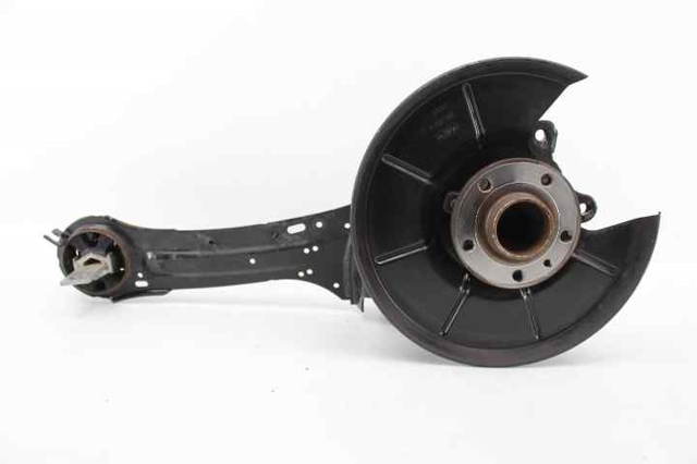 Braço oscilante (tração) longitudinal inferior direito de suspensão traseira 31302588 VOLVO