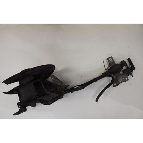 Braço oscilante (tração) longitudinal inferior direito de suspensão traseira 31302588 VOLVO
