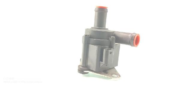 Bomba de água (bomba) de esfriamento, adicional elétrica 31338211 VOLVO