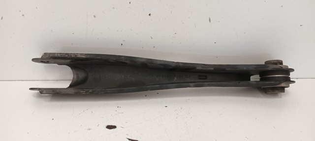 Braço oscilante de suspensão traseira transversal 31360588 VOLVO
