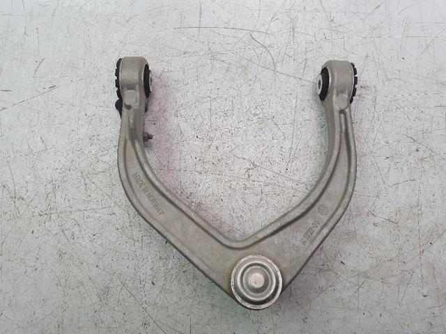 Braço oscilante superior direito de suspensão dianteira 31360633 VOLVO
