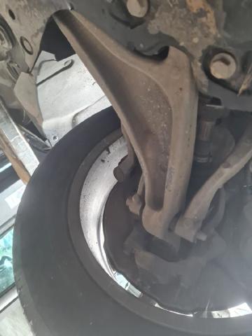 Braço oscilante inferior direito de suspensão dianteira 31360651 VOLVO