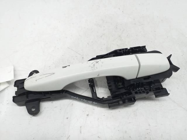 Suporte de maçaneta externa da porta dianteira direita 31440084 VOLVO