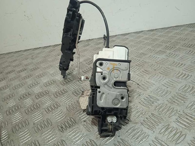 Fecho da porta dianteira esquerda 31440389 VOLVO